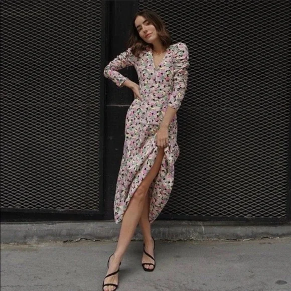 H&M | Dresses | Hm Floral V Neck Bloggers Favorite Dress Xsmall | Poshmark H&M | Dresses | Hm Floral V Neck Bloggers Favorite Dress Xsmall | Poshmark